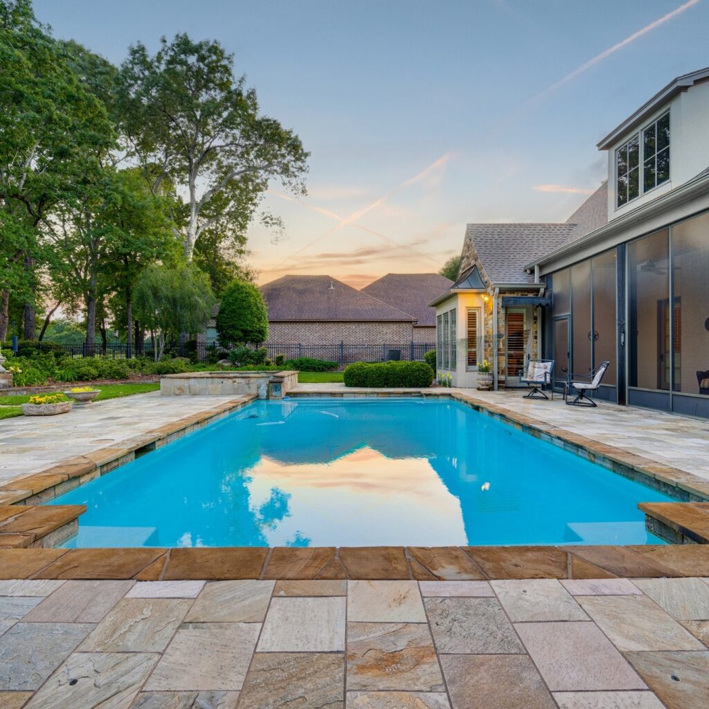 Summertime Swim 🏊‍♀️ 
:::
#etxphotographer #etxrealestate #realestatephotography #RealEstatePhotography
#bullardtexasrealestate