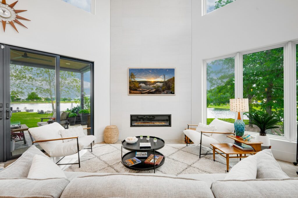 Indoor/Outdoor living

:::

#etxrealestate #etxphotographer #realestatephotography