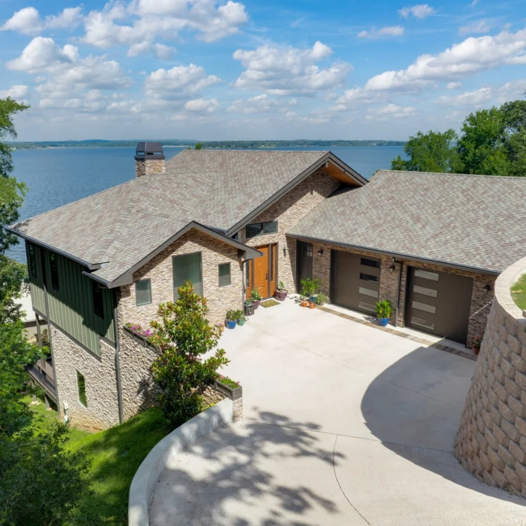 Honored to shoot this property;
 Thank you @pnymenke and @staplessothebys 
:::
#etxrealestate #realestatephotography #realestatephotographer #bullardtxrealestate #bullardtexasrealestate