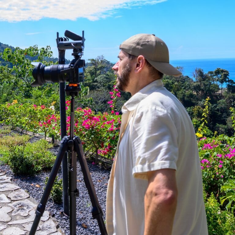 What an amazing property🌴 We didn’t want to leave! Thanks so much to @landc_luxury_cr for trusting us with capturing this gem. If you’re headed to Costa Rica you have to check this place out.

:::::: 
#realestatephotography #dreamhomes #airbnbexperience #realestatephotographer #costarica🇨🇷